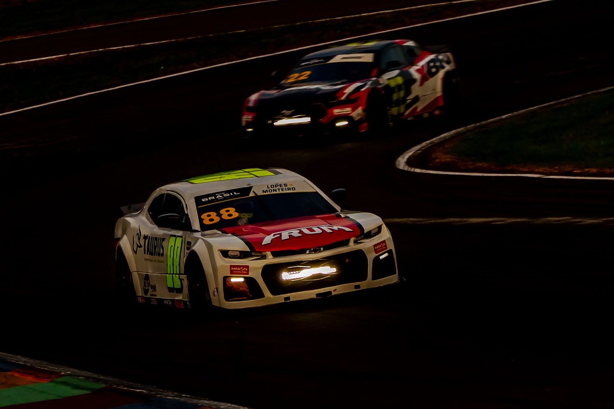 AO VIVO: Assista à etapa noturna de Londrina da NASCAR Brasil