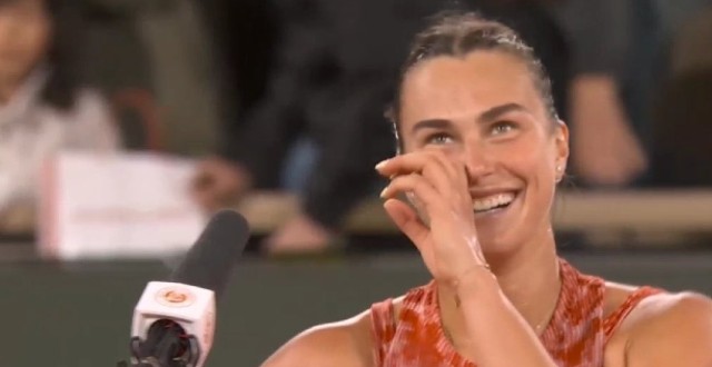 Sabalenka arrasa na estreia de Roland Garros e tira sarro do público