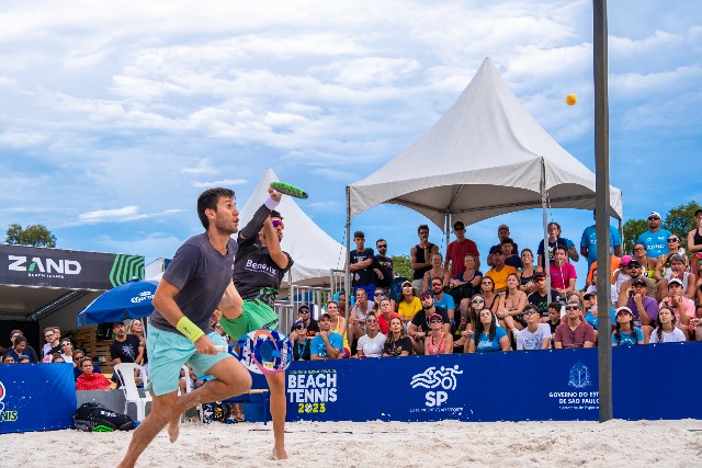 Campeões Mundiais disputam a 12ª etapa do Circuito Beach Tennis em Cotia (SP)