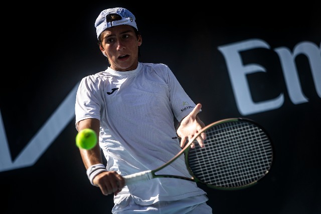 Leonardo Storck vence na estreia do Australian Open Junior Series