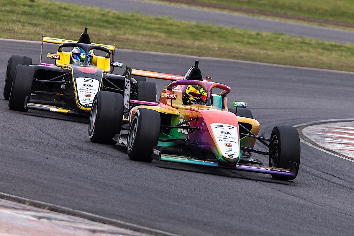 F4 Brasil:Cavaleiro Sports disputa preliminar da F1 em Interlagos