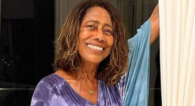 Glória Maria surpreende ao compartilhar foto rara com as filhas e o pai delas - Bem Estar