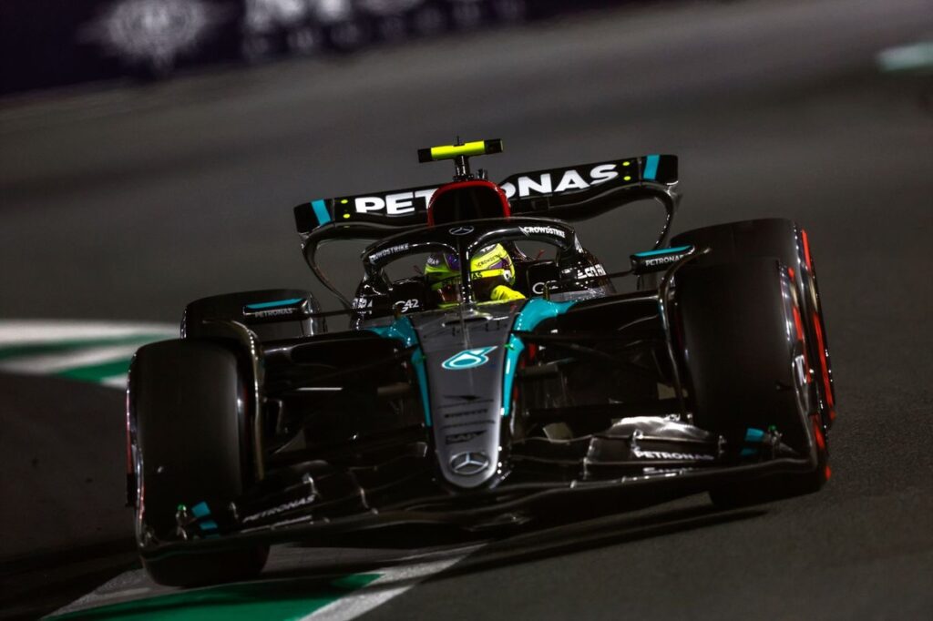 Hamilton declara que quique ainda estraga o potencial do W15