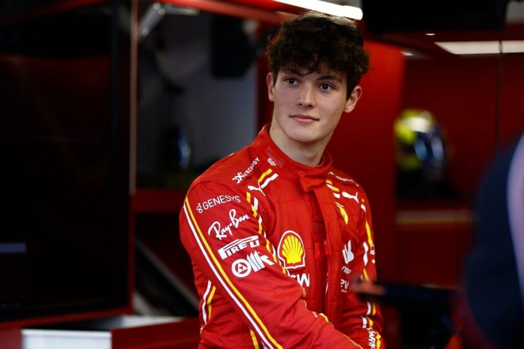 Piloto do dia, Bearman ficou em choque com rapidez e tenso com Hamilton