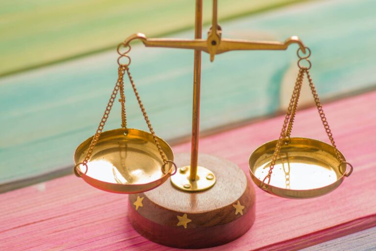 Sol entra em libra e traz foco para os relacionamentos - 21/09/2024 - Astrologia