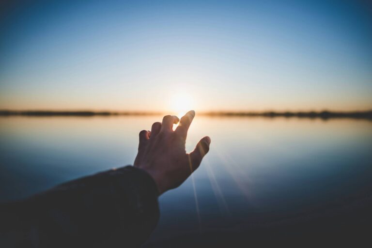 Eclipse em peixes aflora a espiritualidade; entenda a influência do seu signo - 20/09/2024 - Astrologia