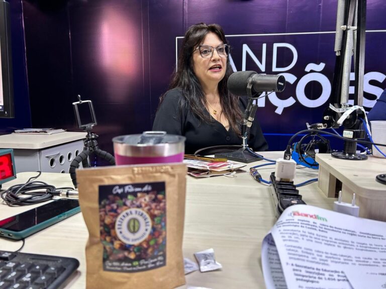 VALERIA VIDIGAL band fm conquista