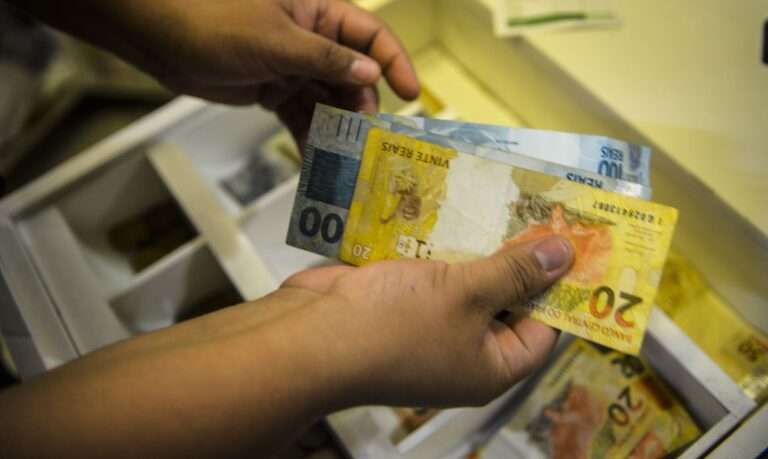 dinheiro salario minimo band fm conquista