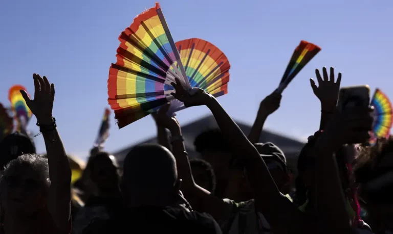 parada gay band fm conquista